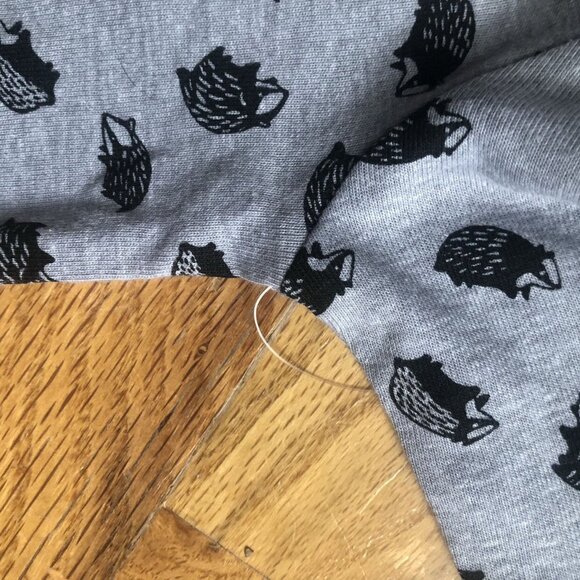 Old Navy 6-12M Grey Heather Badger Romper Nwot - Picture 4 of 6